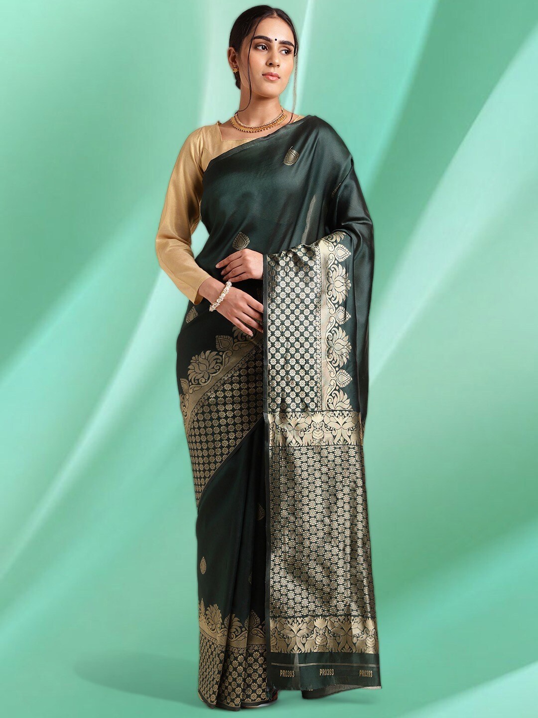 

MORLY Ethnic Motifs Woven Design Zari Kanjeevaram Saree, Green