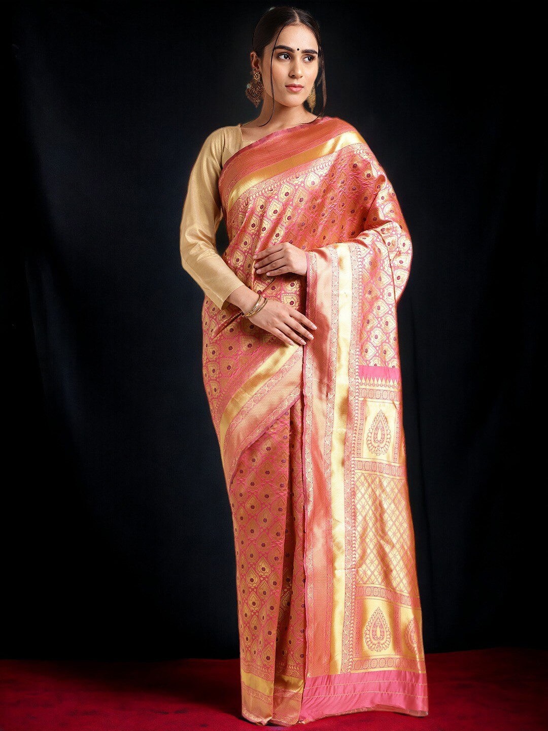 

MORLY Ethnic Motifs Woven Design Zari Kanjeevaram Saree, Pink