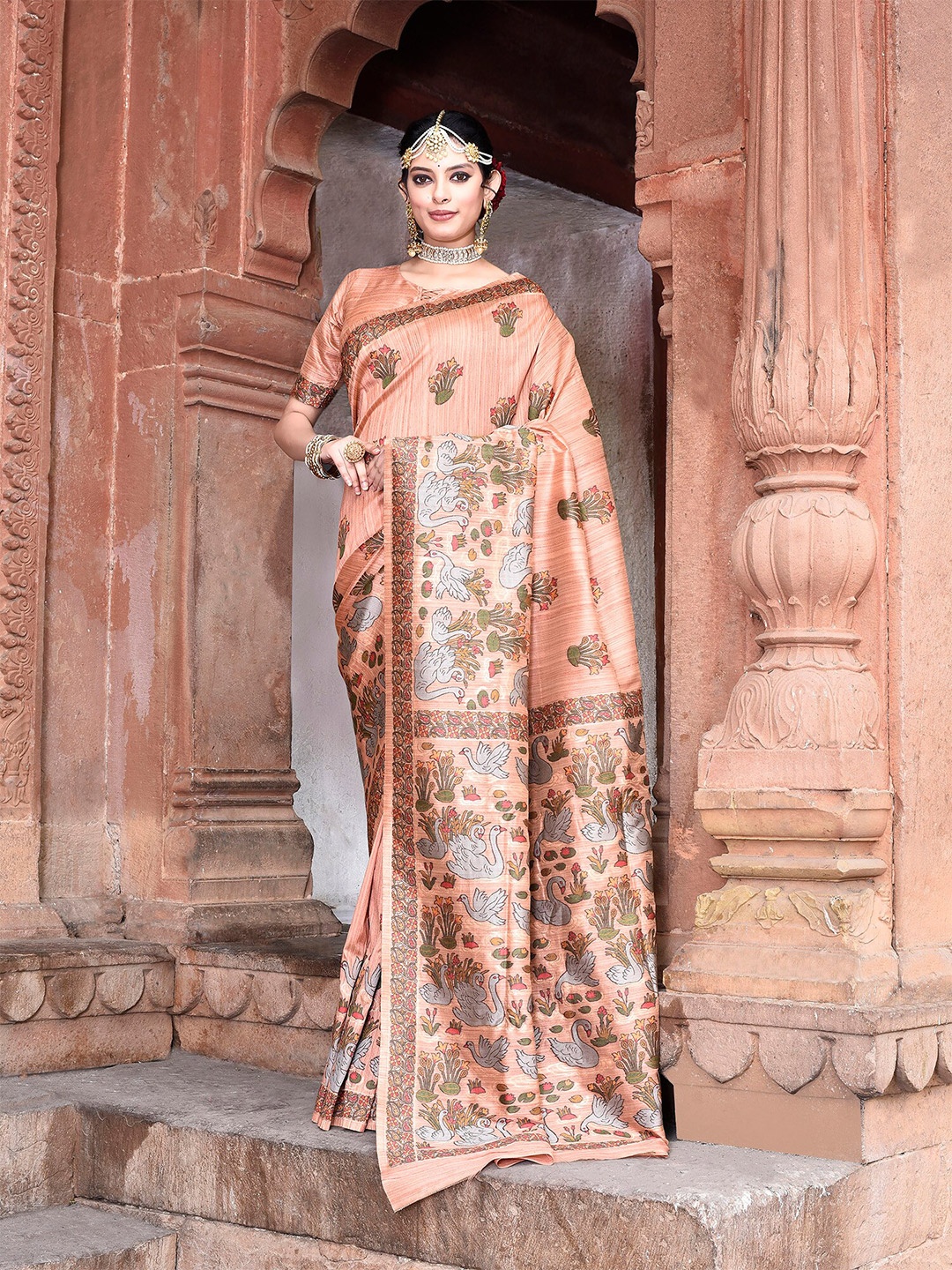 

elora Floral Printed Pure Silk Tussar Saree, Peach