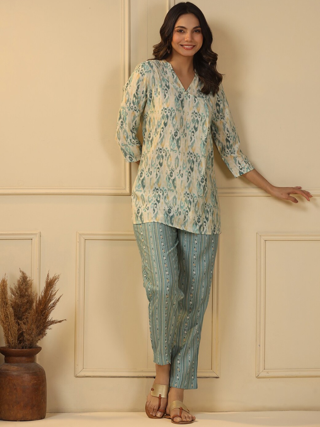 

mirari Women Ethnic Motifs Printed Pure Cotton Night suit, Green
