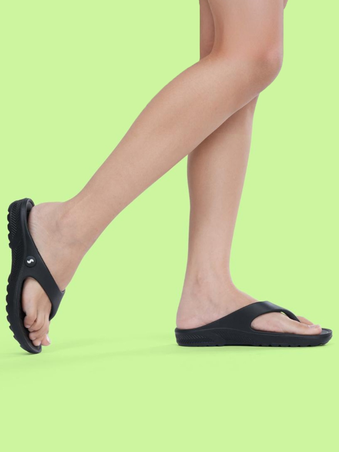 

Solethreads Women Thong Flip-Flops, Black