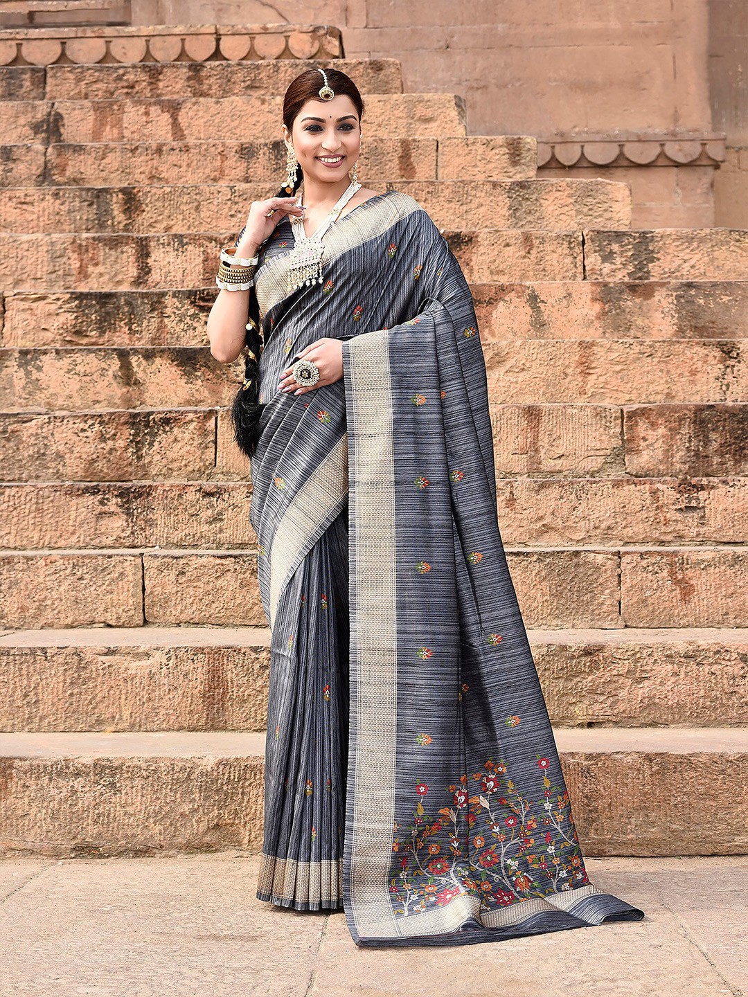

elora Floral Printed Tussar Saree, Grey