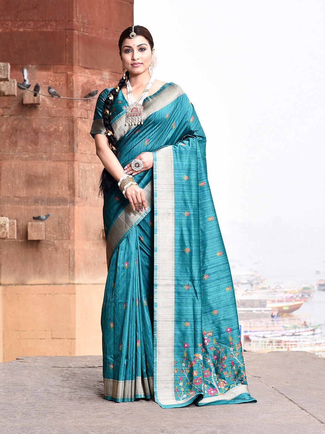 

elora Floral Embroidered Zari Pure Silk Tussar Saree, Green