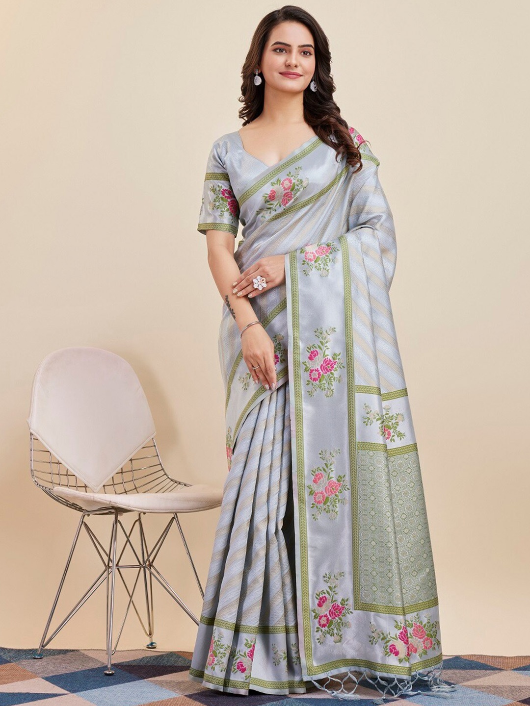 

HERE&NOW Floral Woven Design Banarasi Zari Saree, Grey