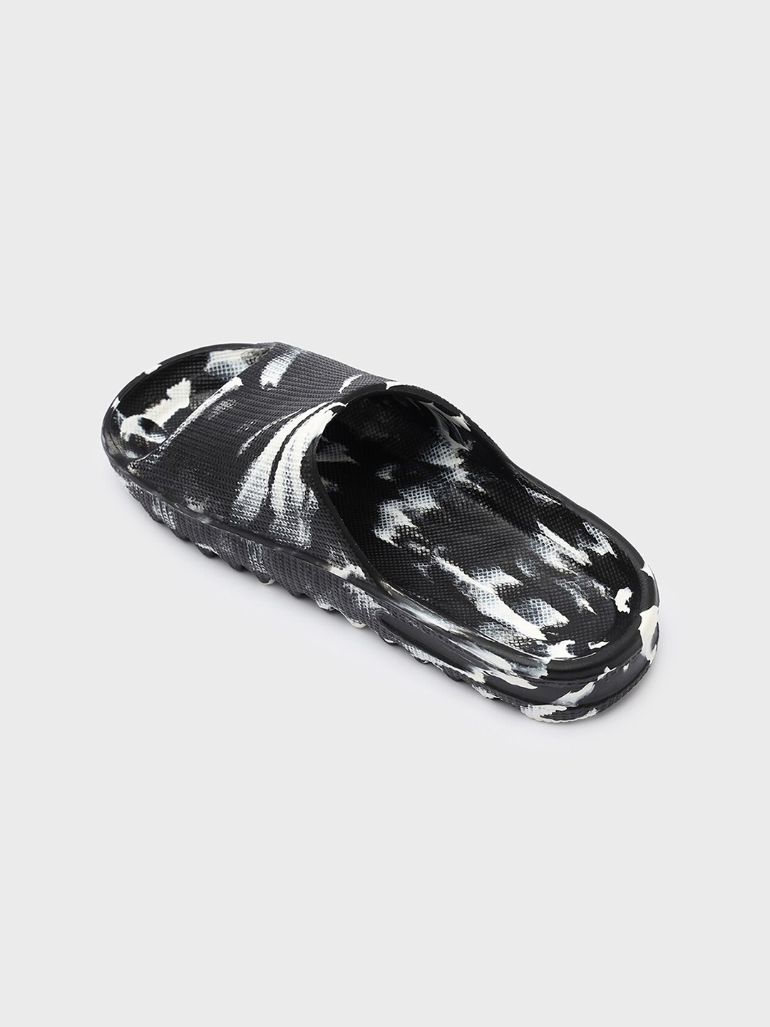 

Bewakoof Women Rubber All Over Printed Zig Zag Sliders, Black