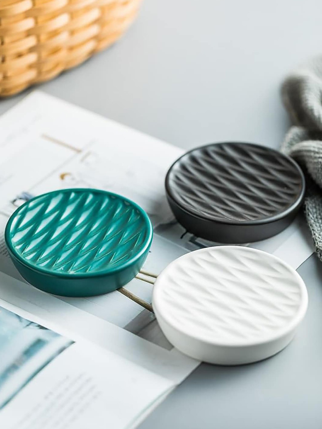 

Kuber Industries Black Textured Ceramic Soap Dish