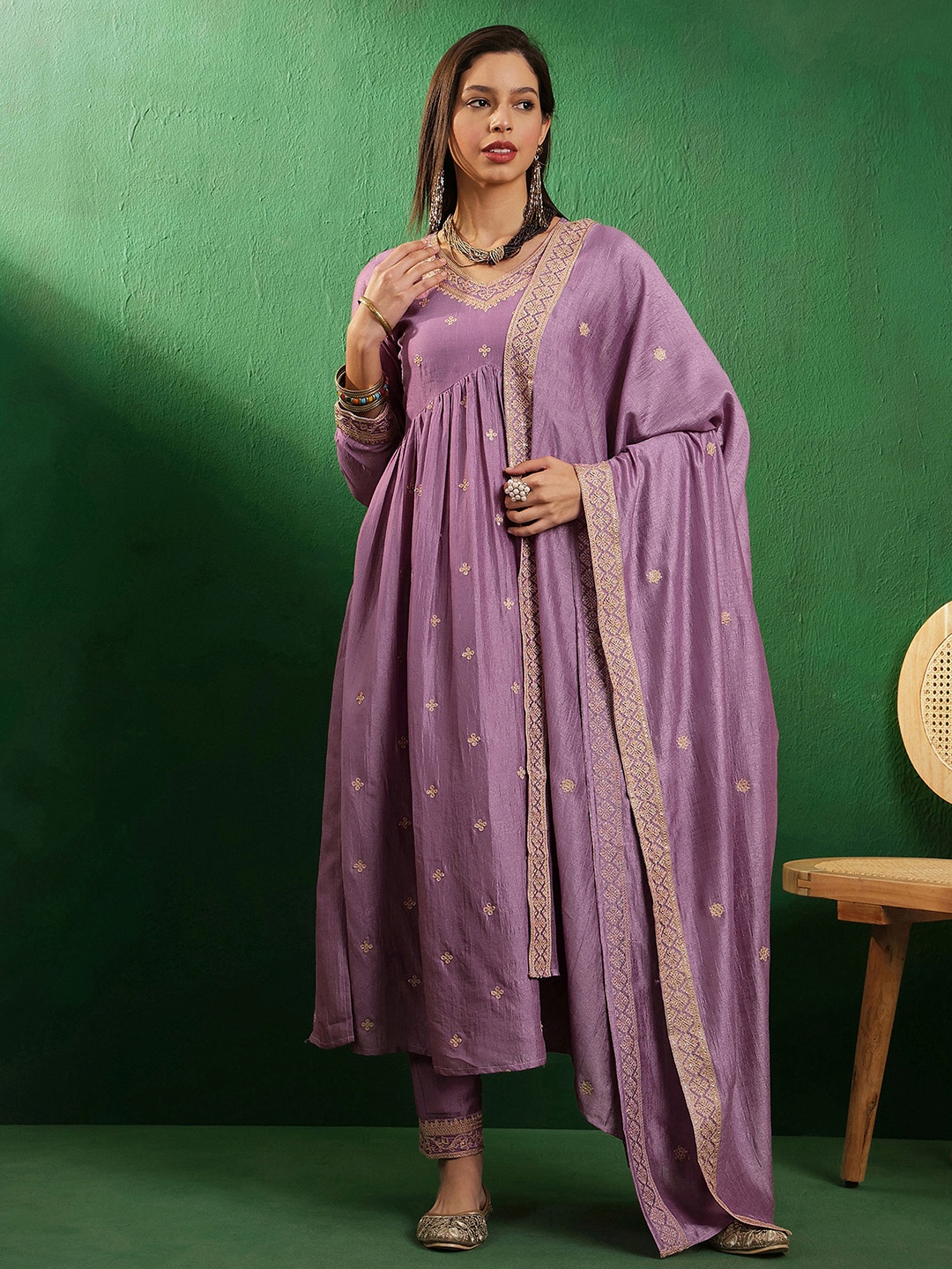 

Sangria Purple Floral Embroidered Sequence V-Neck Straight Kurta Set