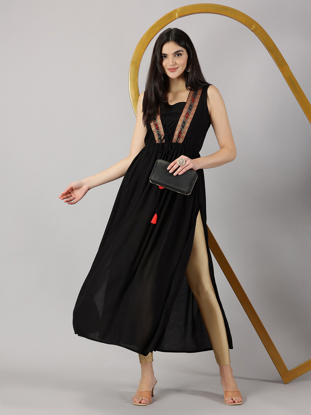 

DRESSAR Square Neck Sleeveless Maxi A line Dress, Black