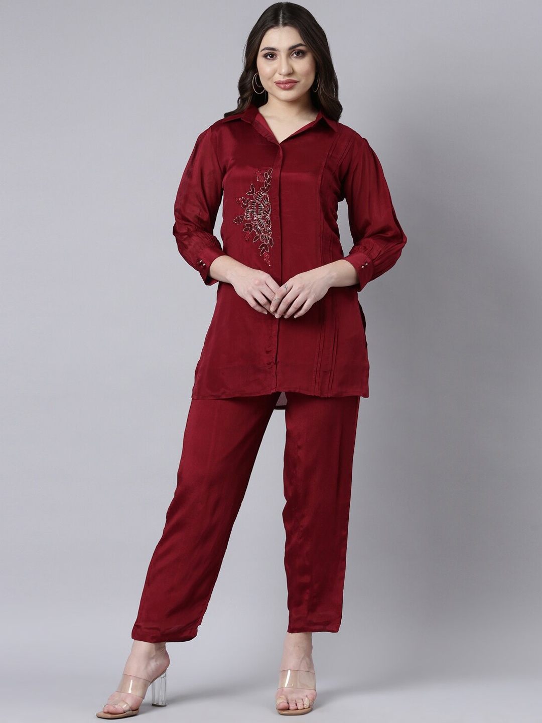 

Neerus Embellished Shirt & Trouser, Maroon