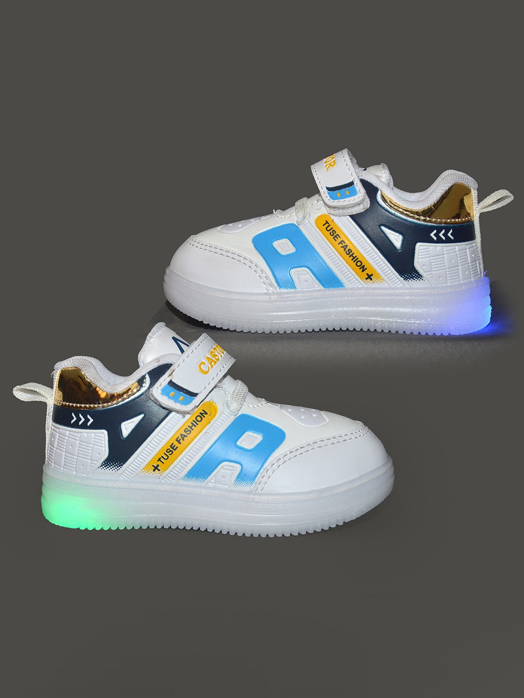 

BAESD Kids Colourblocked Round Toe LED Sneakers, White