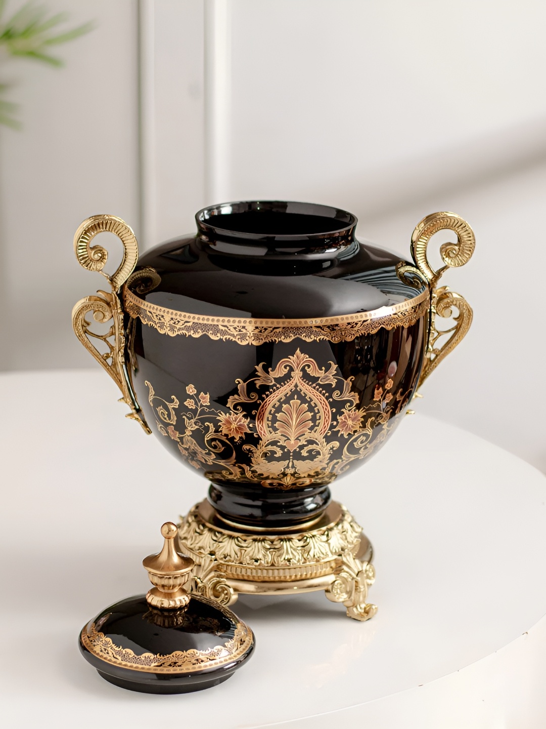 

THEDECORKART Black & Gold Toned Printed Glass Curio Showpiece