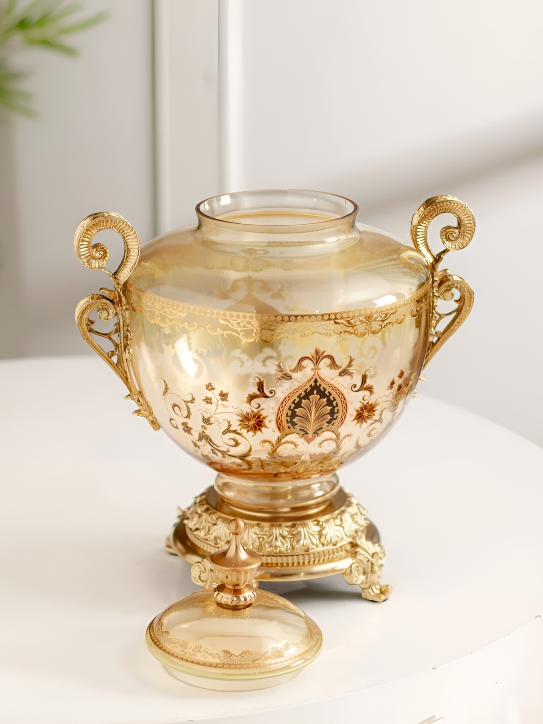 

THEDECORKART Transparent Floral Showpiece With Lid