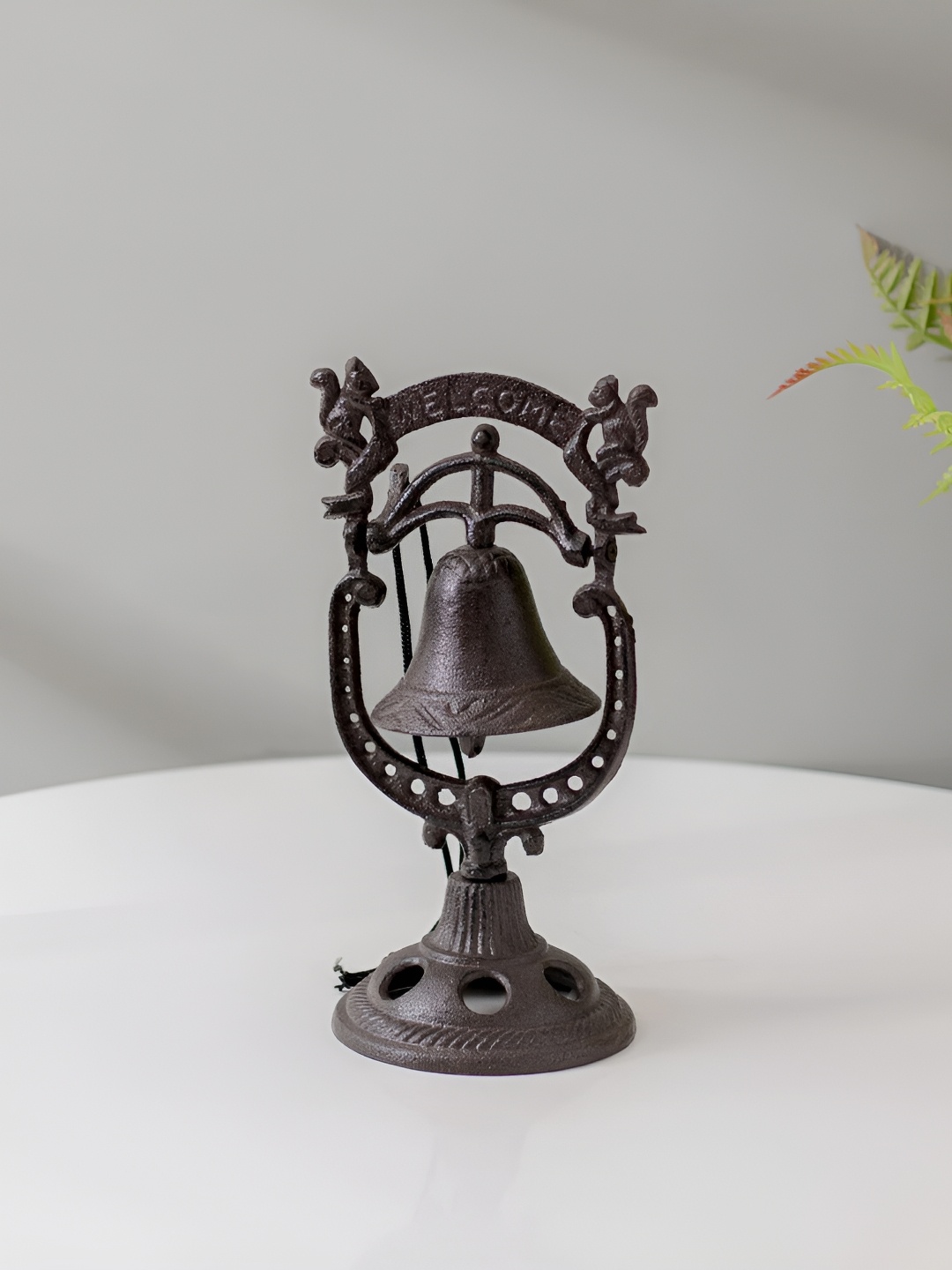 

THEDECORKART Grey Glass Medium Curio Showpiece