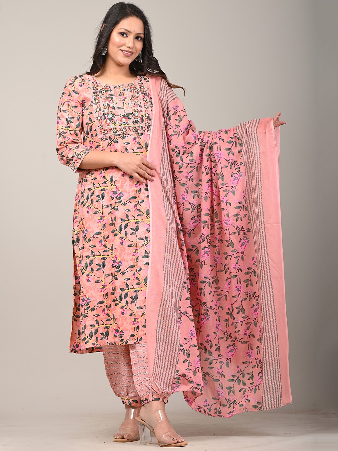 

YUSRA Floral Printed Thread Work Regular Kurta With Salwar & Dupatta, Pink