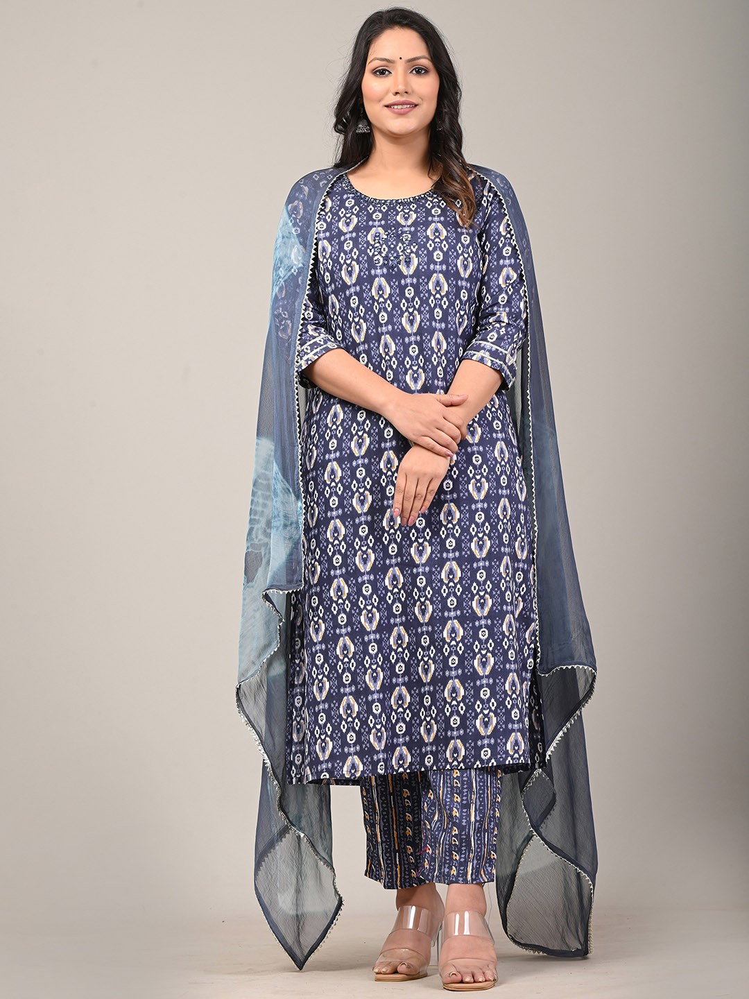 

YUSRA Floral Printed Round Neck Three-Quarter Sleeves Kurta Set, Grey