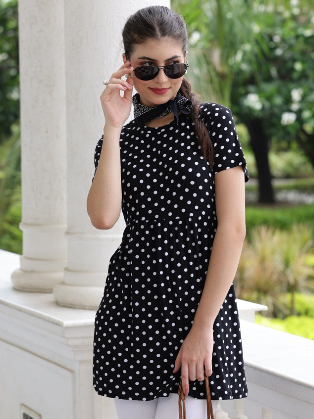 

TITTLI Polka Dot Printed Short Sleeves Round Neck Top, Black