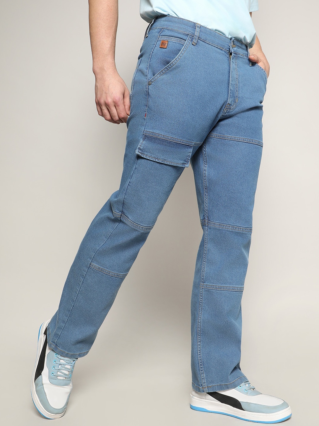 

Campus Sutra Blue Men Relaxed Fit Light Fade Clean Look Cotton Denim Jeans