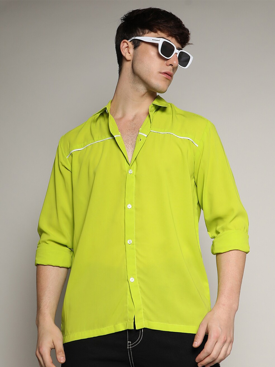 

Campus Sutra Relaxed Spread Collar Long Sleeves Casual Shirt, Green