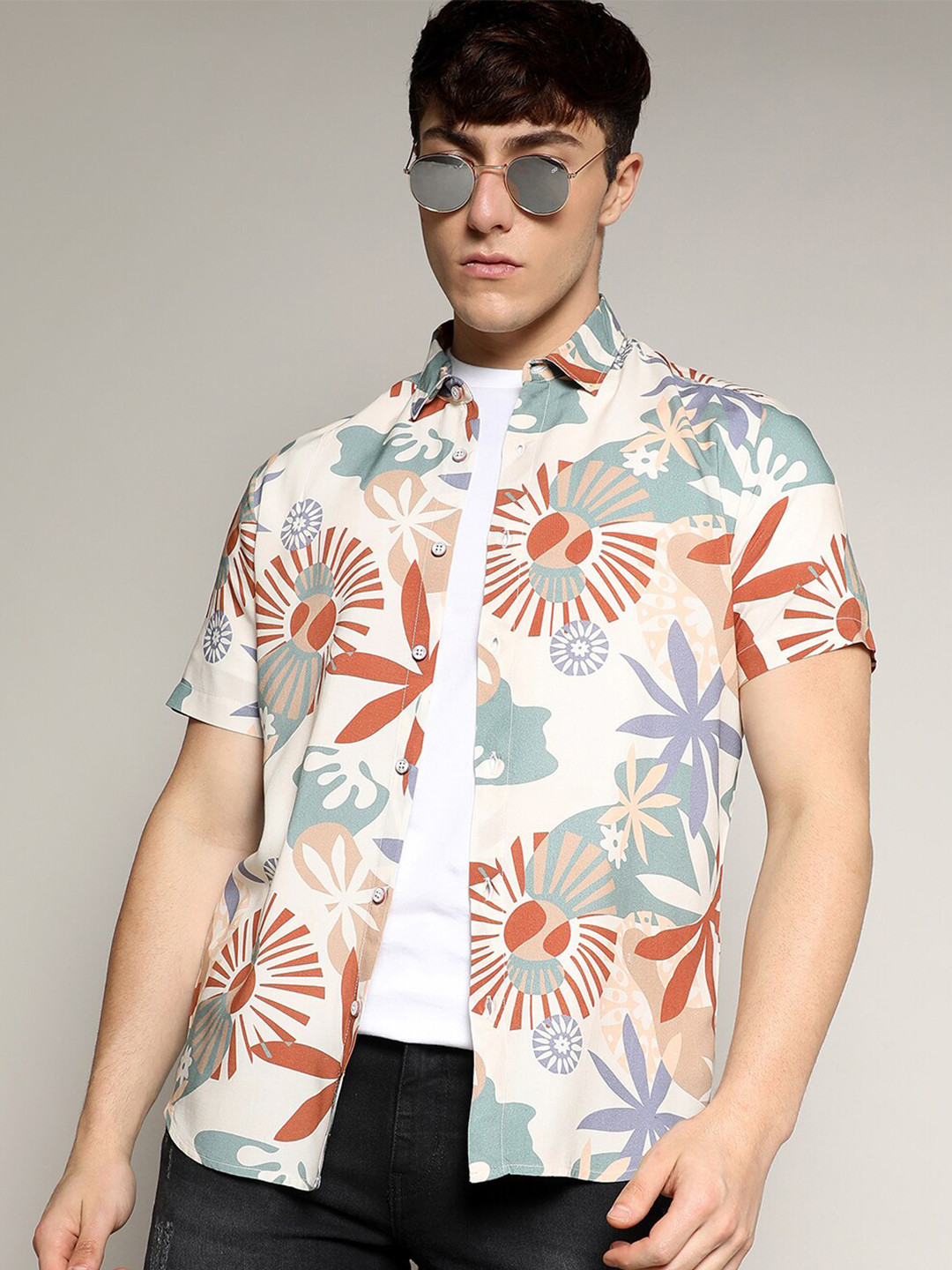 

Campus Sutra Relaxed Floral Printed Spread Collar Short Sleeves Cotton Casual Shirt, Yellow