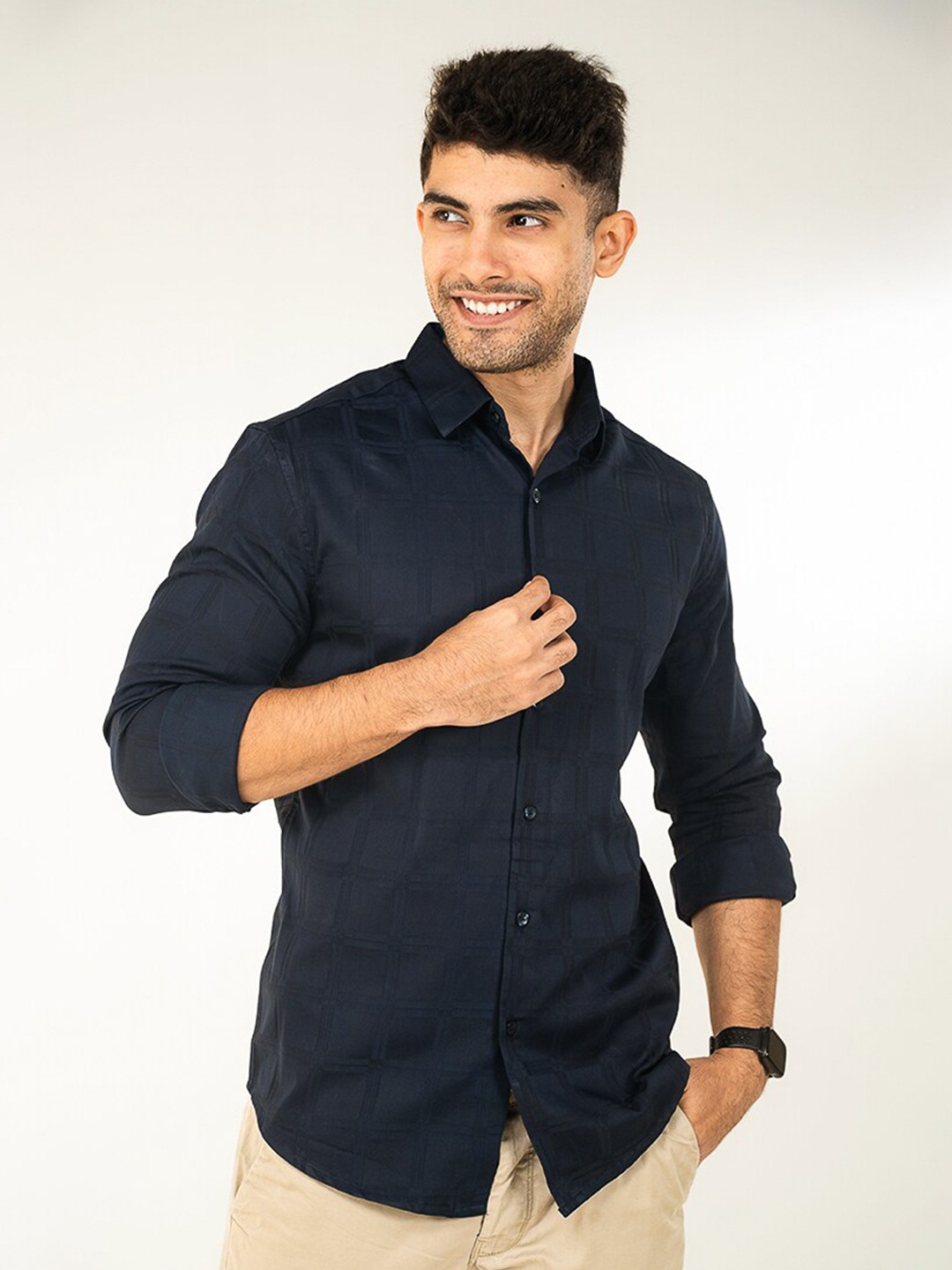 

The Bleu Label Spread Collar Long Sleeves Classic Slim Fit Checked Cotton Casual Shirt, Navy blue