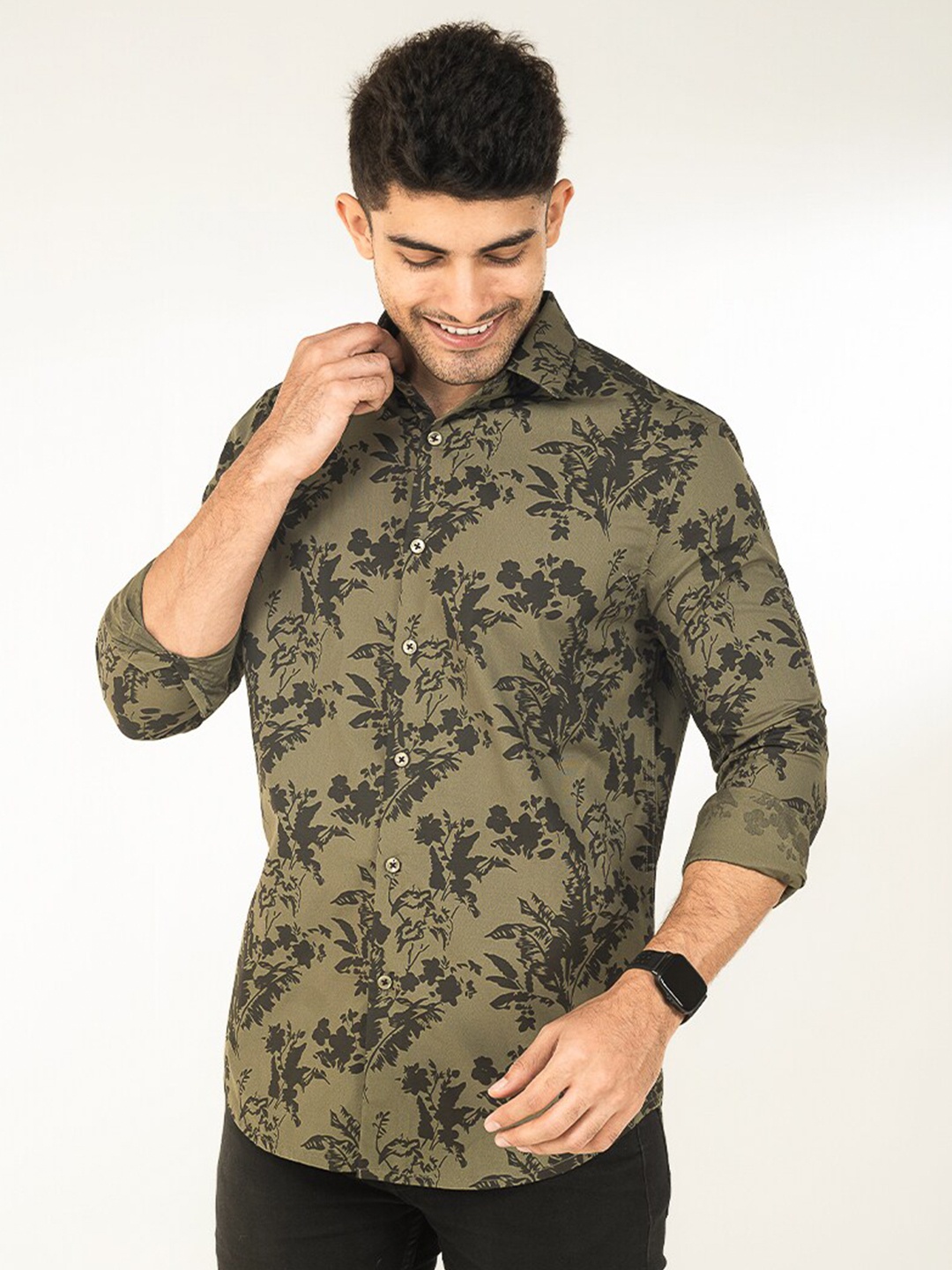 

The Bleu Label Spread Collar Long Sleeves Classic Slim Fit Printed Cotton Casual Shirt, Green