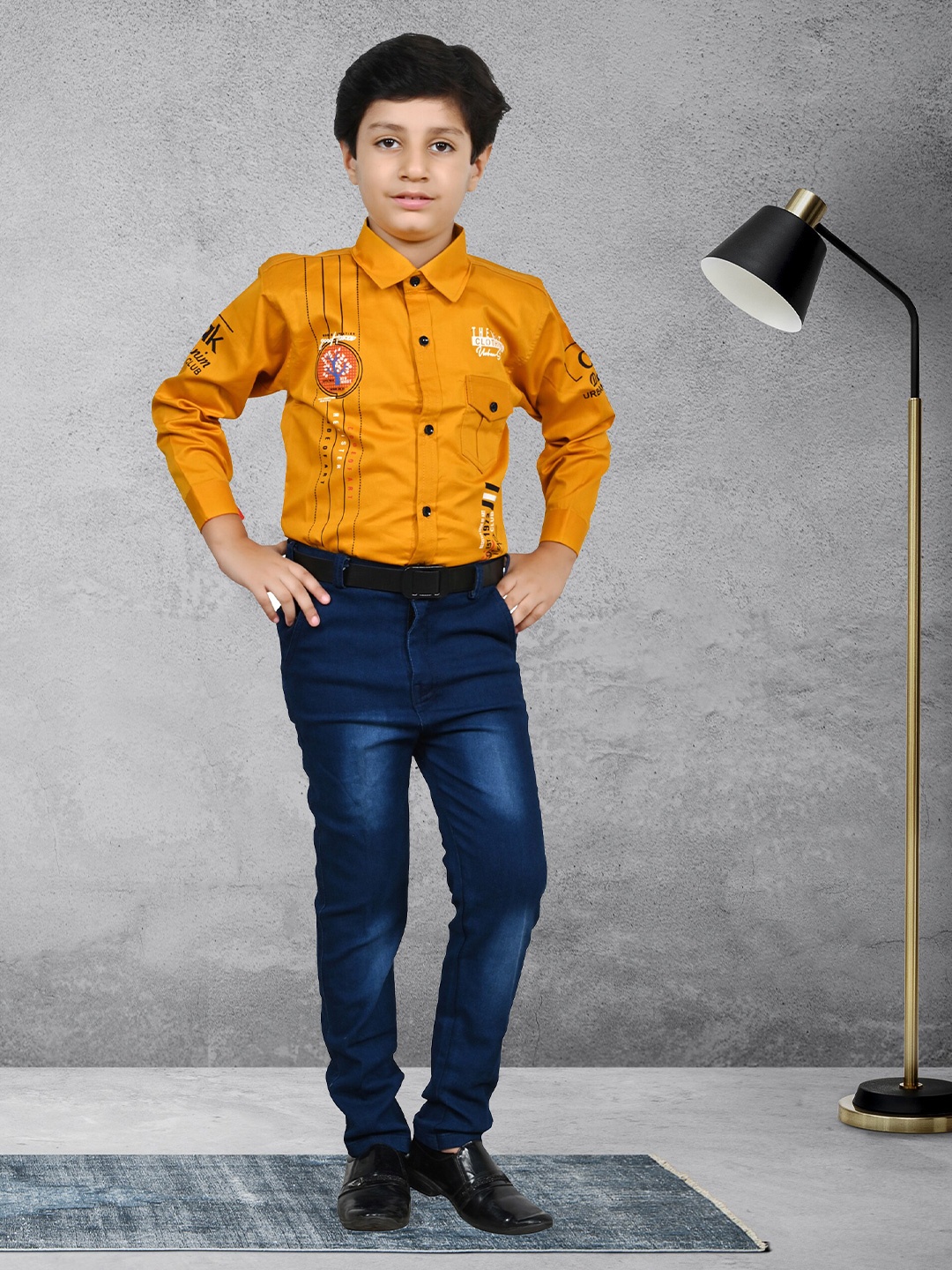 

BAESD Boys Printed Shirt Collar Shirt with Jeans, Yellow
