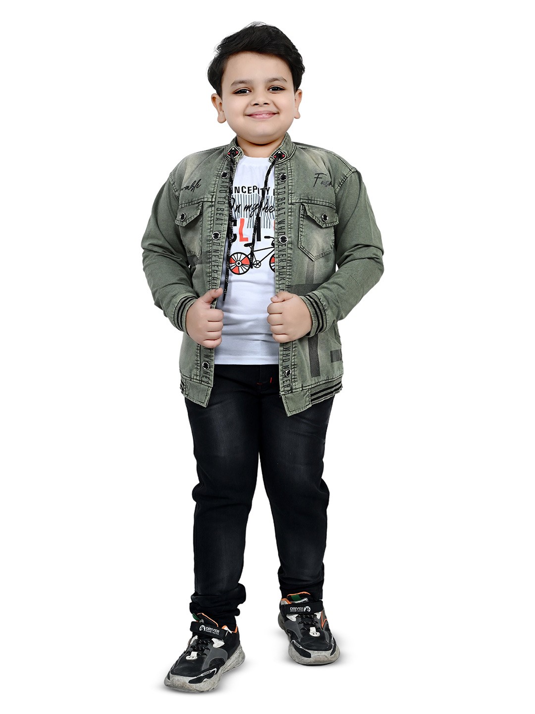 

BAESD Boys Printed T-shirt & Jeans With Jacket, White