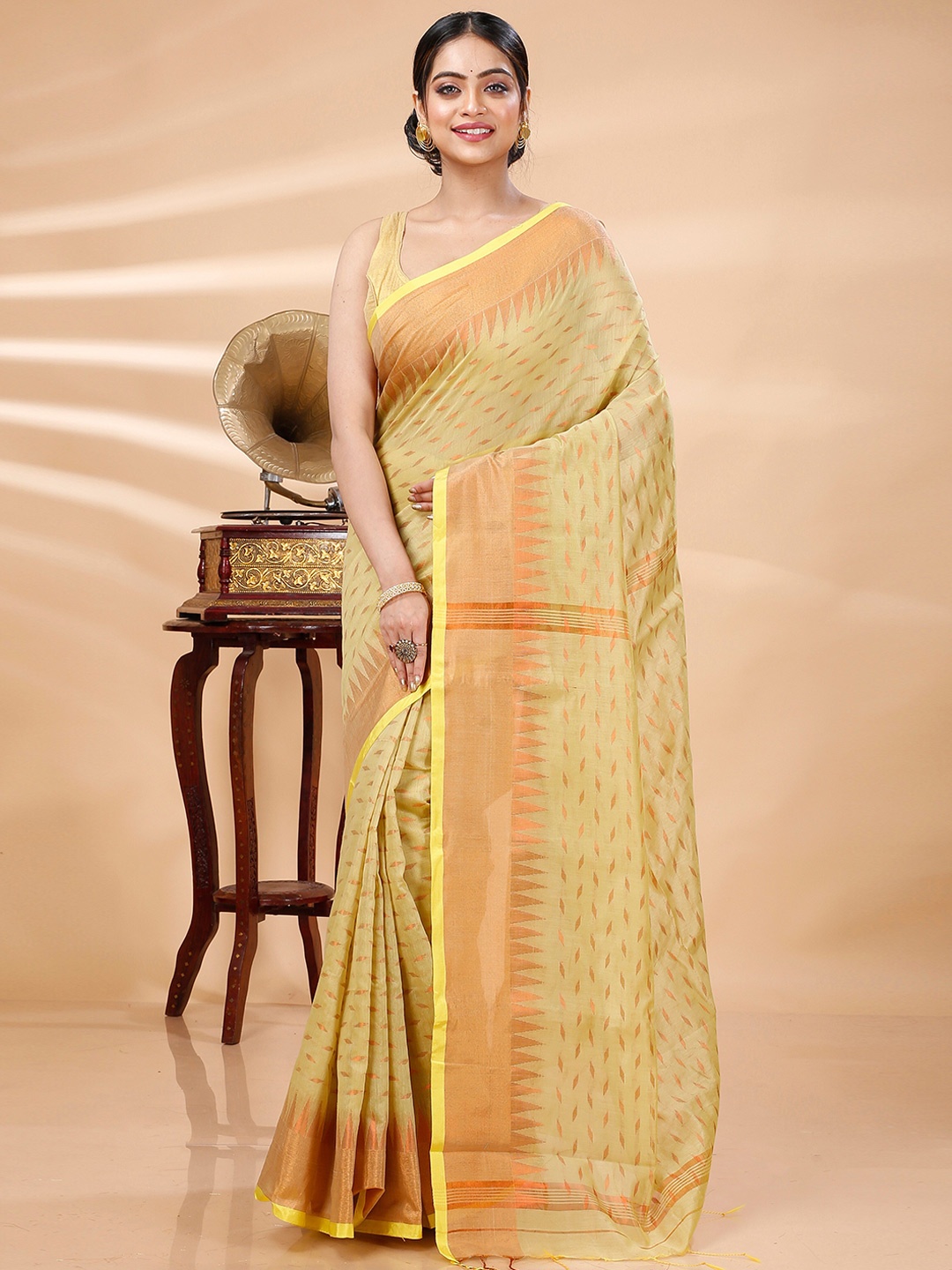 

DipDiya Geometric Woven Design Taant Saree, Yellow