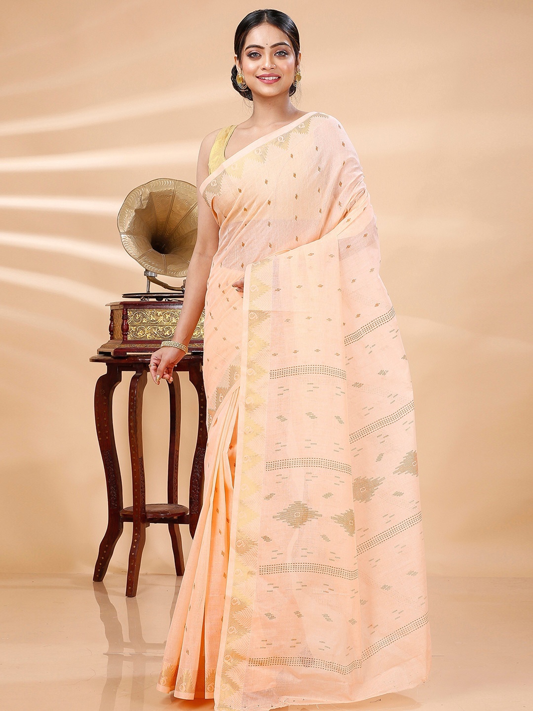 

DipDiya Ethnic Motifs Woven Design Zari Pure Cotton Taant Saree, Peach