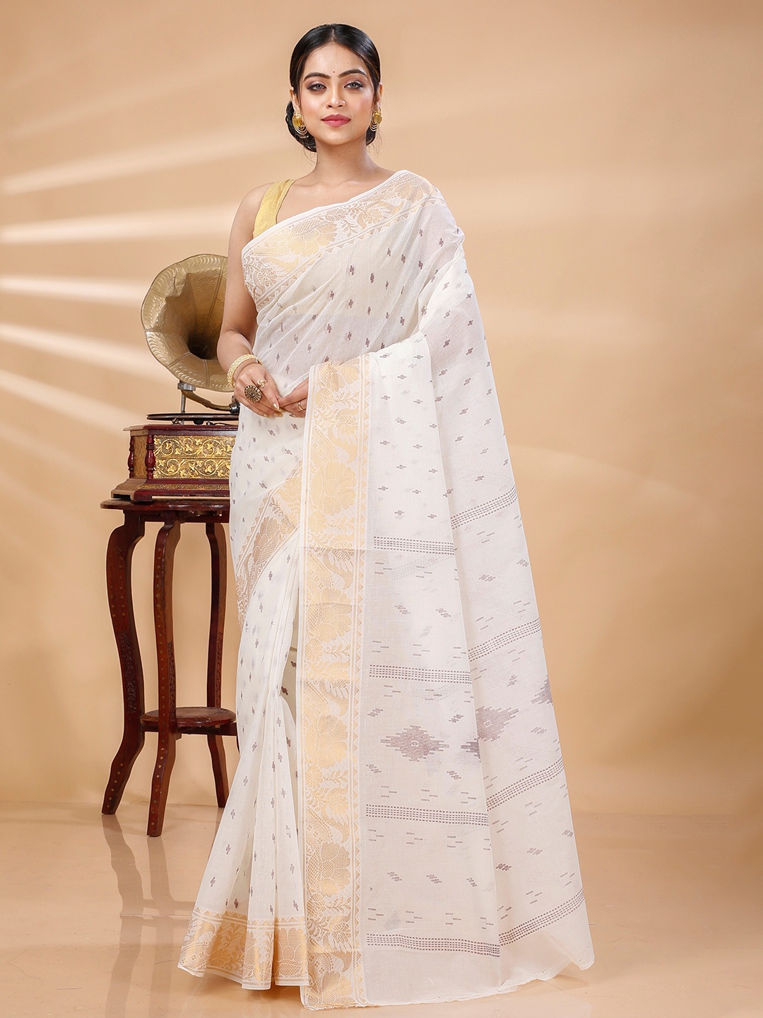 

DipDiya Ethnic Motifs Woven Design Pure Cotton Taant Saree, White