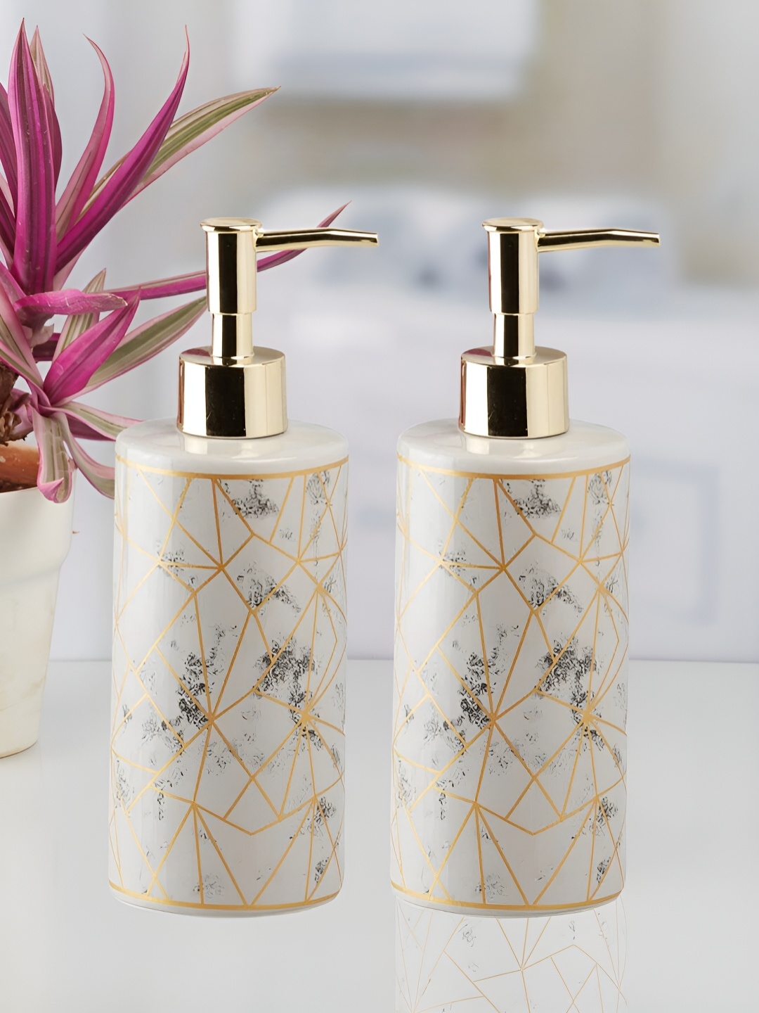 

Kookee Grey & Gold Toned 2 Pieces Abstract Ceramic Soap Dispenser