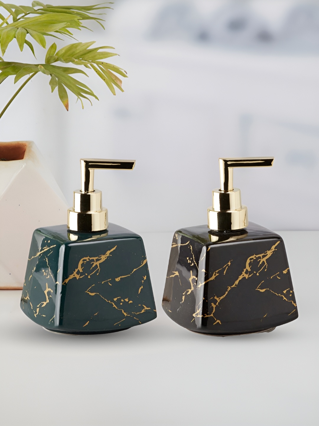 

Kookee Green & Black 2 Pieces Abstract Printed Ceramic Soap Dispensers 300 ml Each