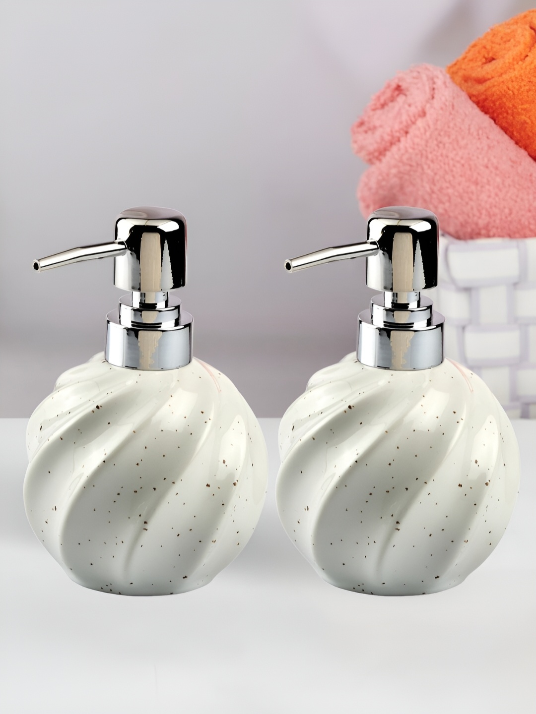 

Kookee White 2 Pieces Textured Ceramic Soap Dispensers 250 ml Each