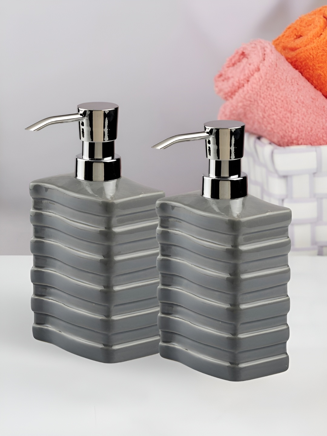 

Kookee Grey 2 Pieces Textured Ceramic Soap Dispensers 400 ml Each