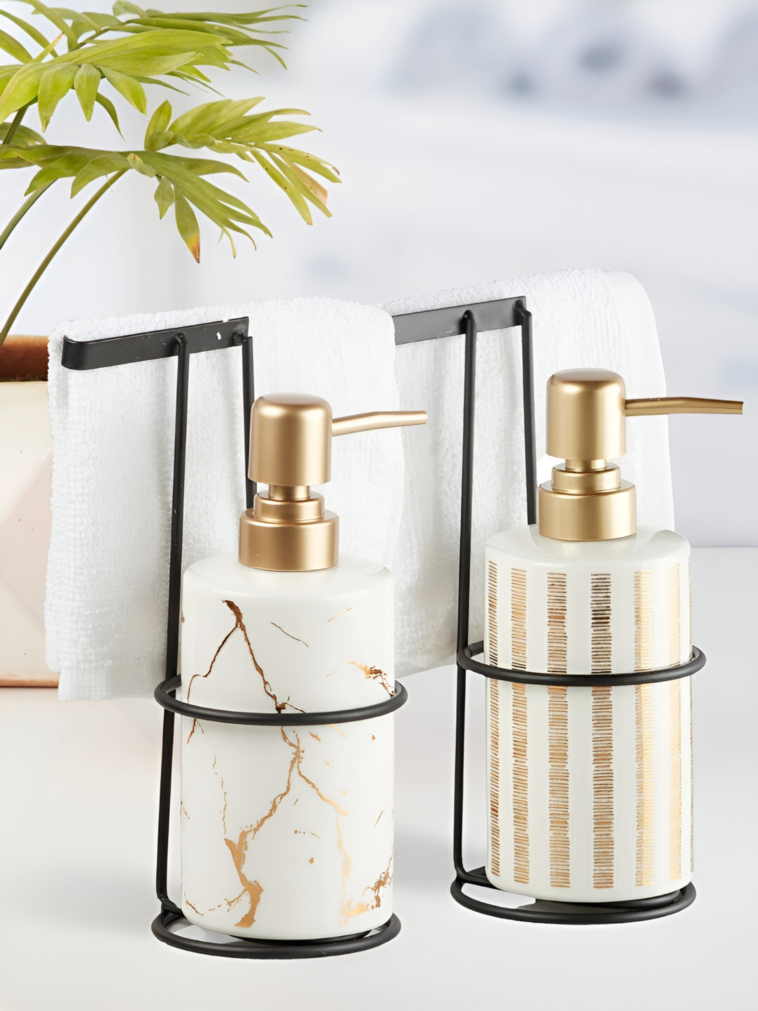 

Kookee 2 Pieces White Abstract Ceramic Soap Dispenser
