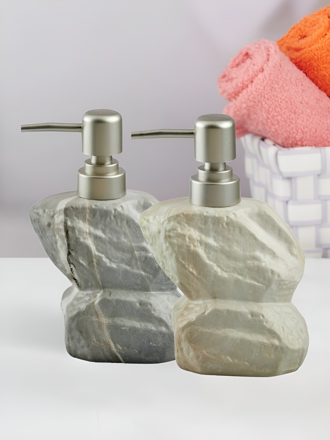 

Kookee Grey & White 2 Pieces Abstract Ceramic Soap Dispensers