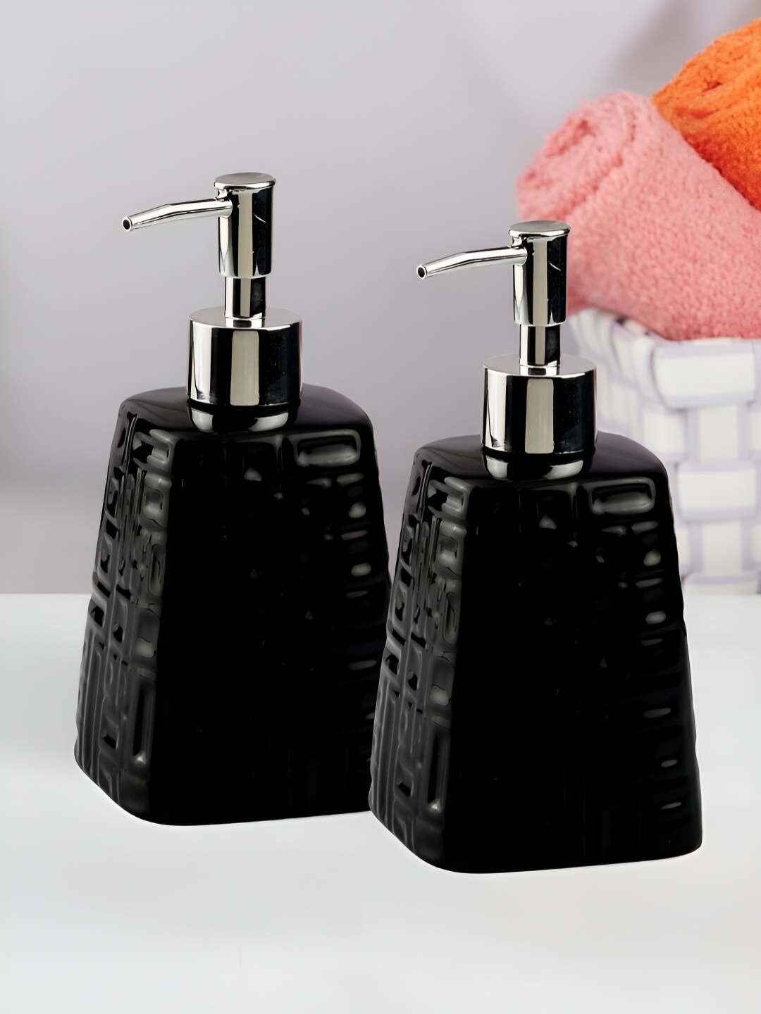 

Kookee Black 2 Pieces Soap Dispenser