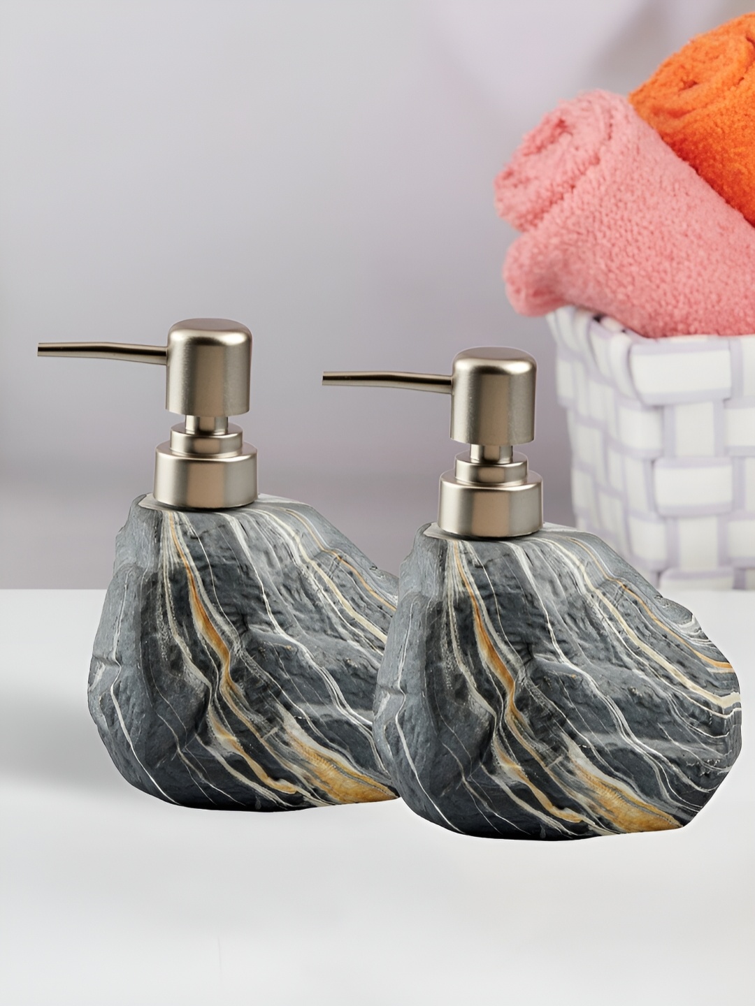

Kookee Grey 2 Pieces Abstract Ceramic Soap Dispenser