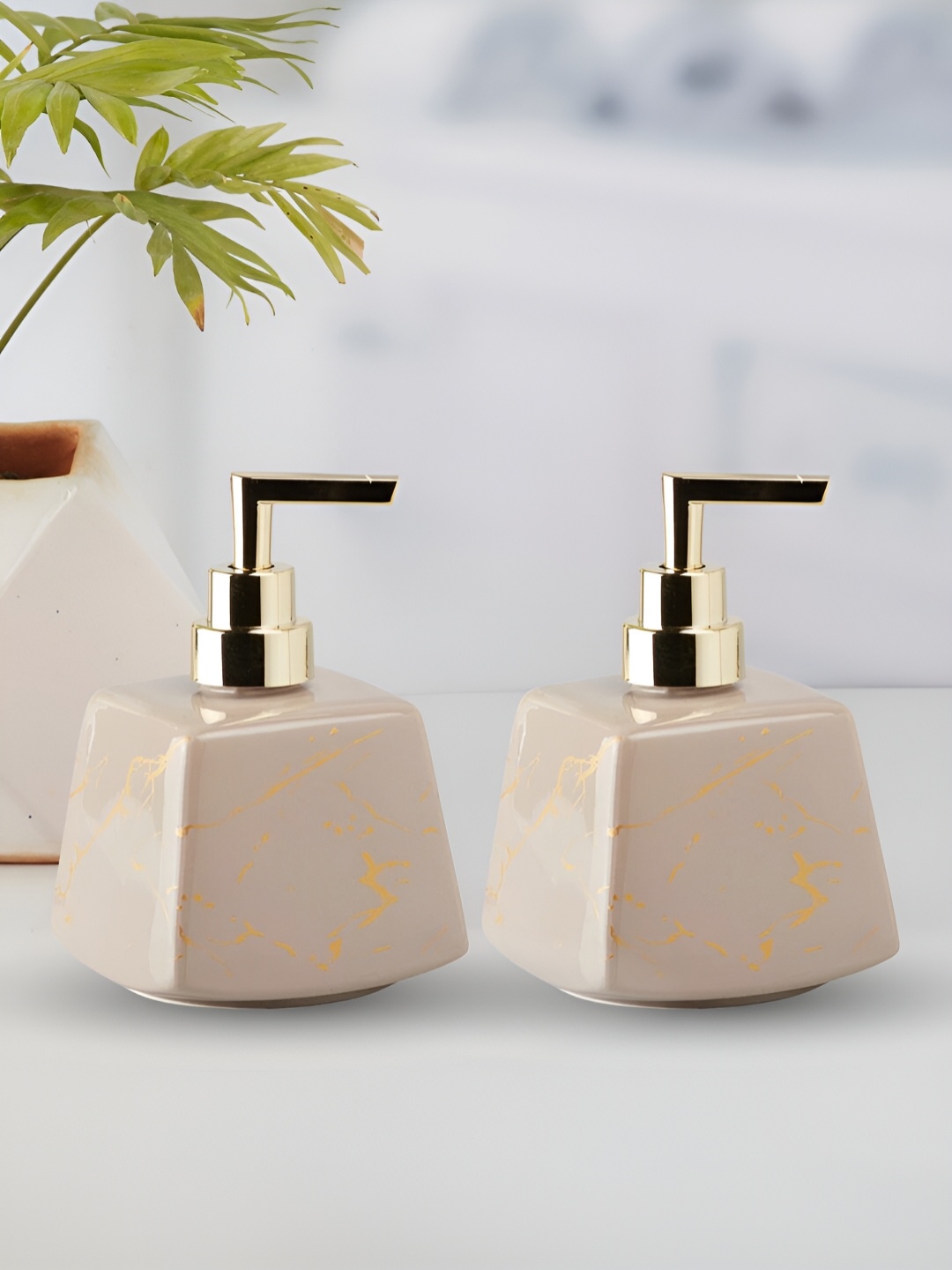 

Kookee Grey 2 Pieces Abstract Ceramic Soap Dispenser