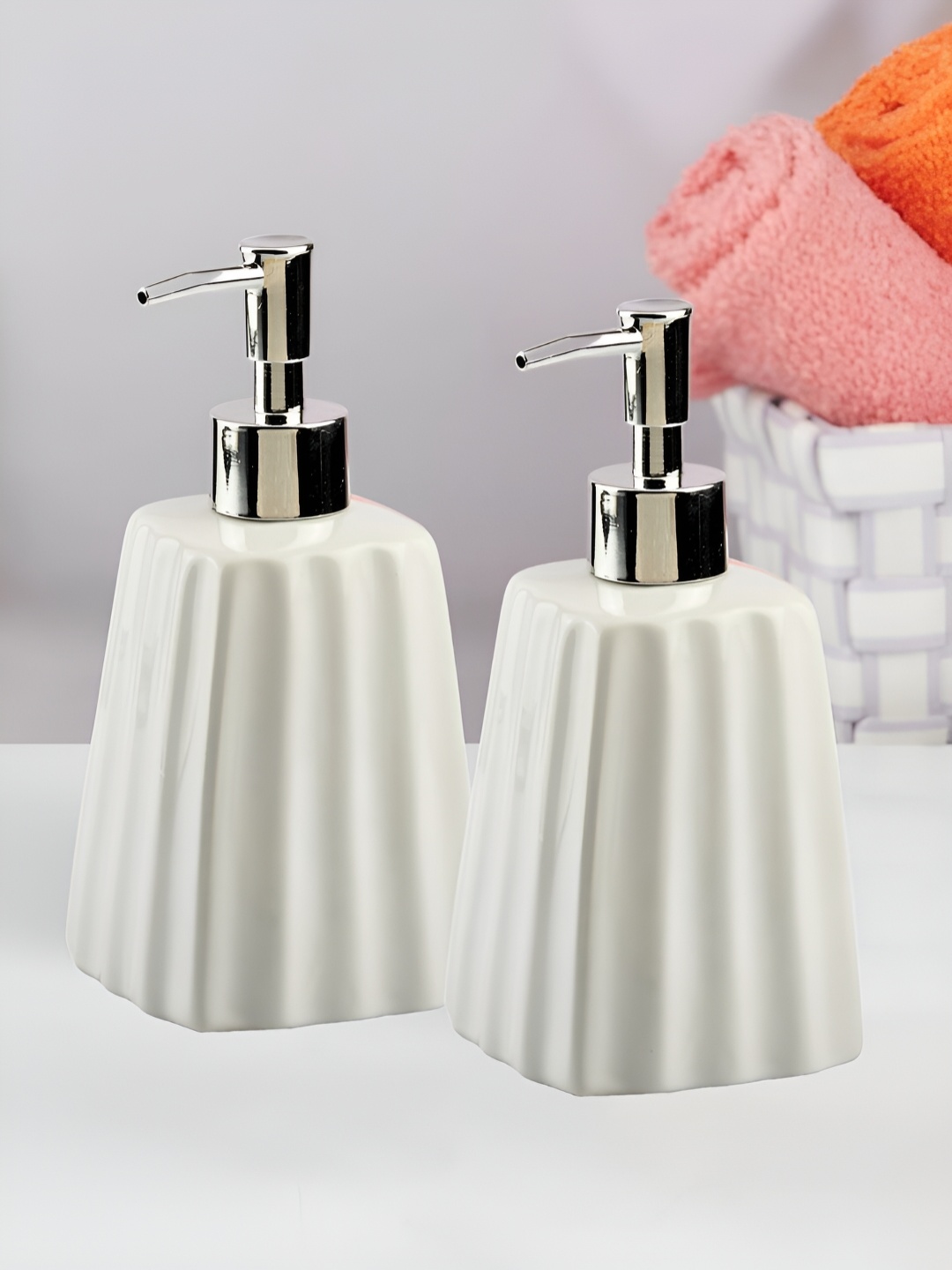 

Kookee White 2 Pieces Textured Ceramic Soap Dispensers 400 ml Each