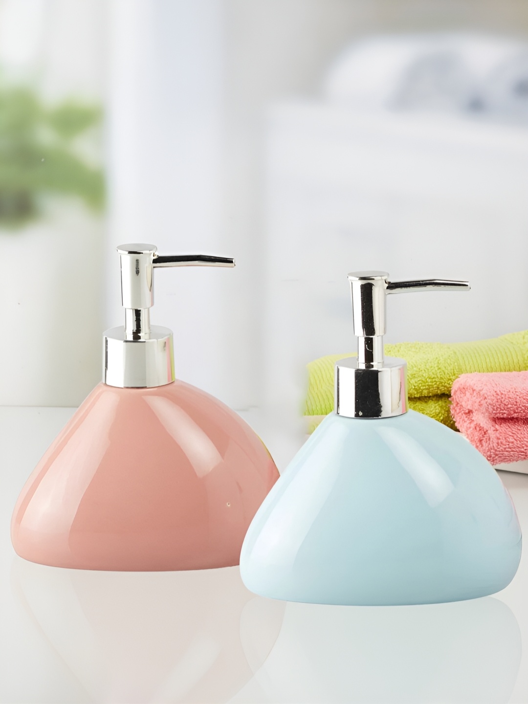 

Kookee Peach & Blue Abstract Ceramic Soap Dispenser