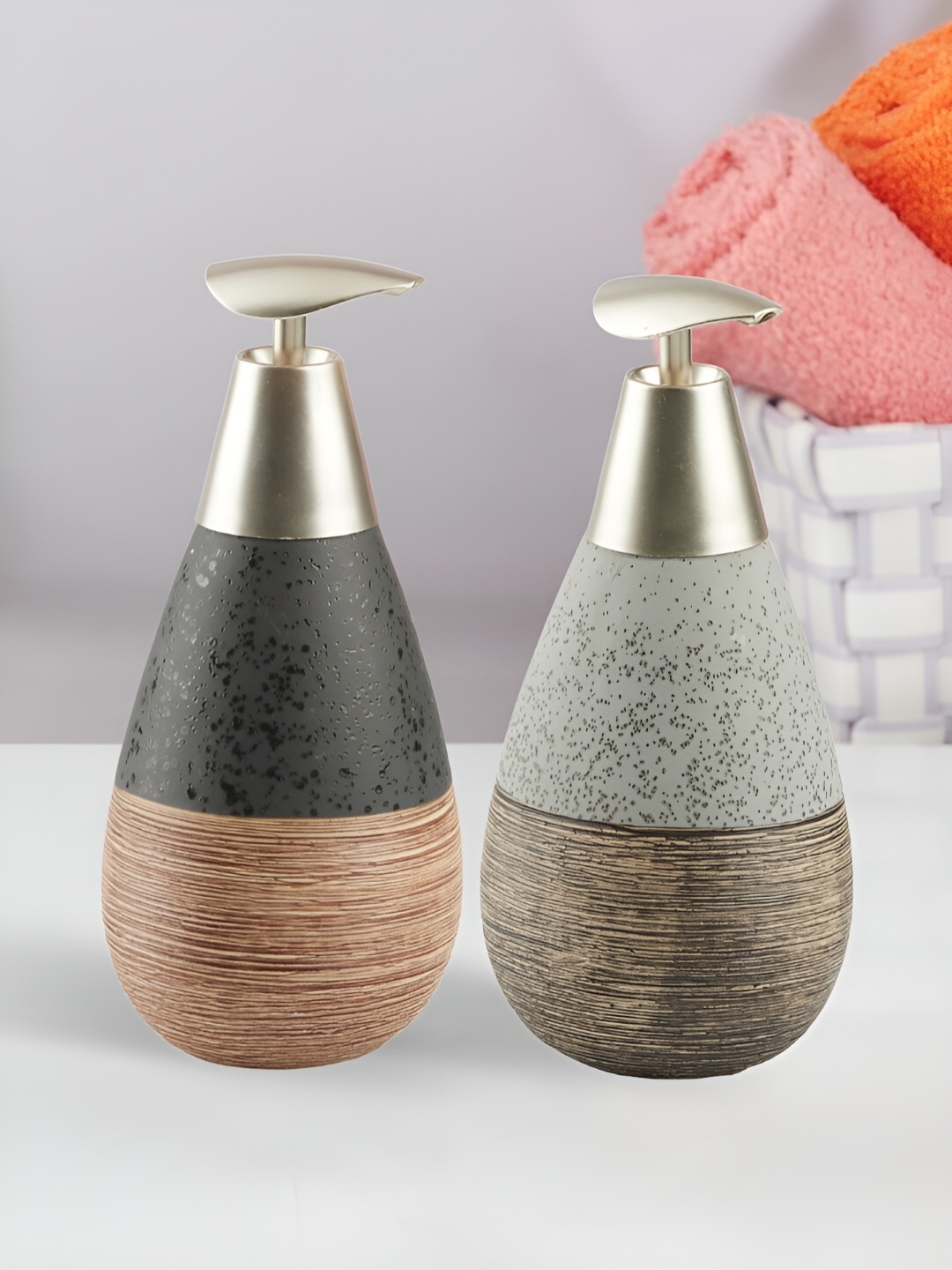 

Kookee Grey & Brown 2 Pieces Abstract Ceramic Soap Dispenser 300 ml