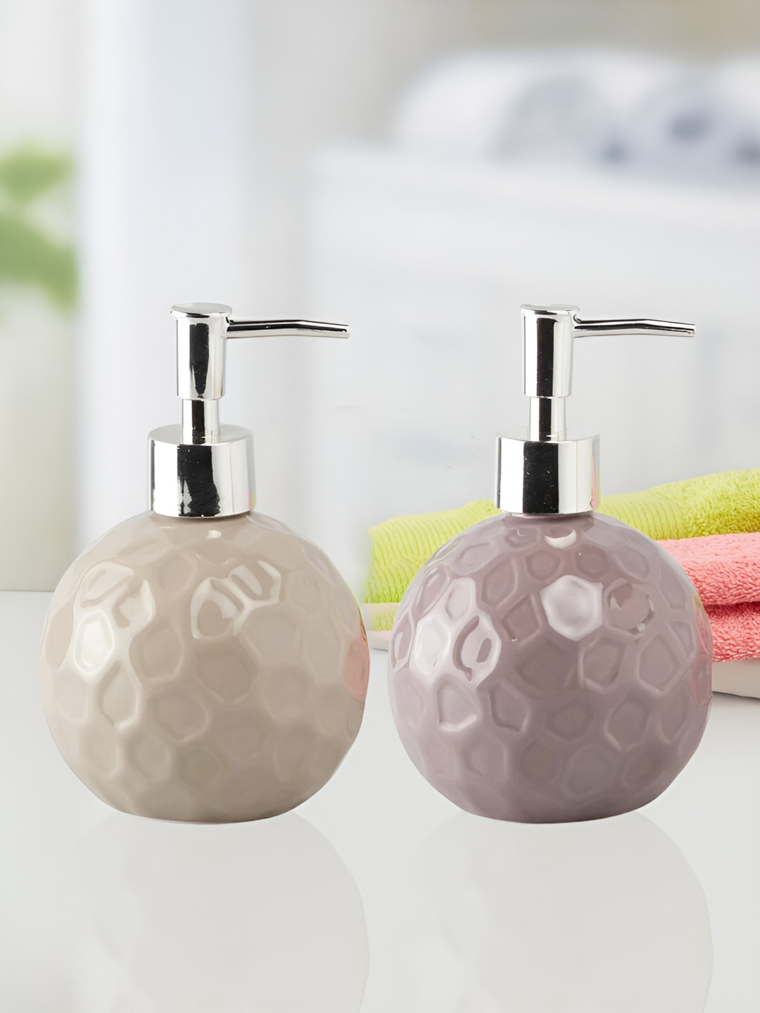 

Kookee Beige & Pink 2 Pieces Abstract Ceramic Soap Dispenser