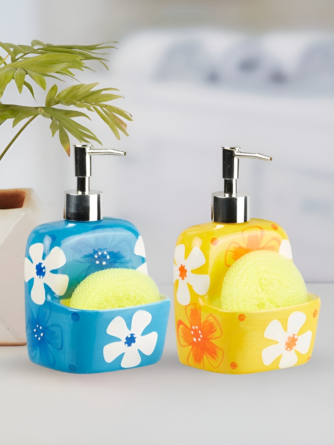 

Kookee Yellow 2 Pieces Abstract Ceramic Soap Dispenser