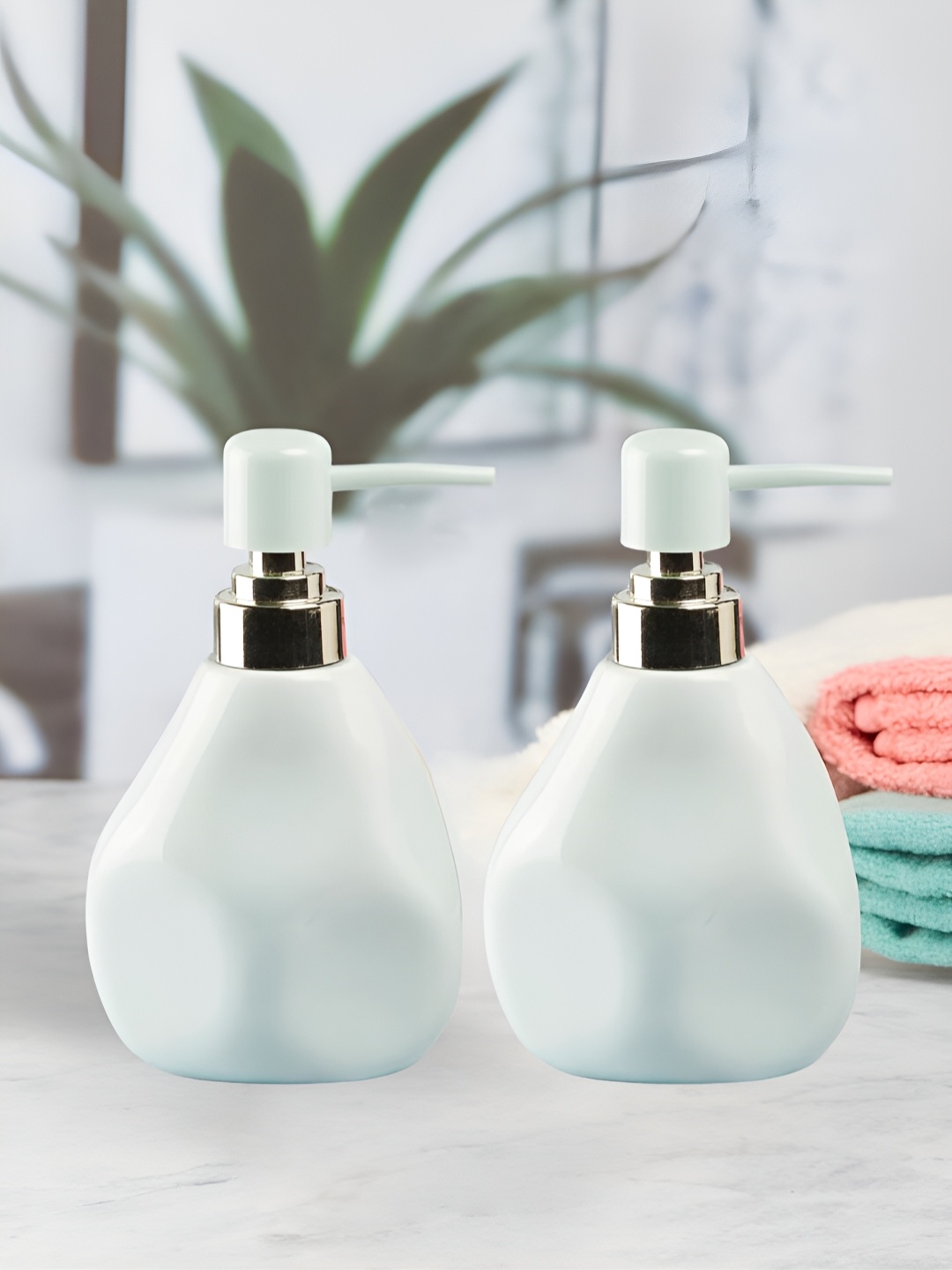 

Kookee Blue 2 Pieces Abstract Ceramic Soap Dispenser