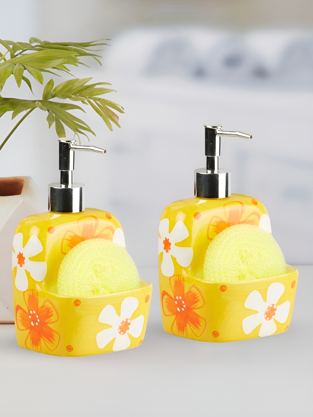 

Kookee Yellow 2 Pieces Abstract Ceramic Soap Dispenser
