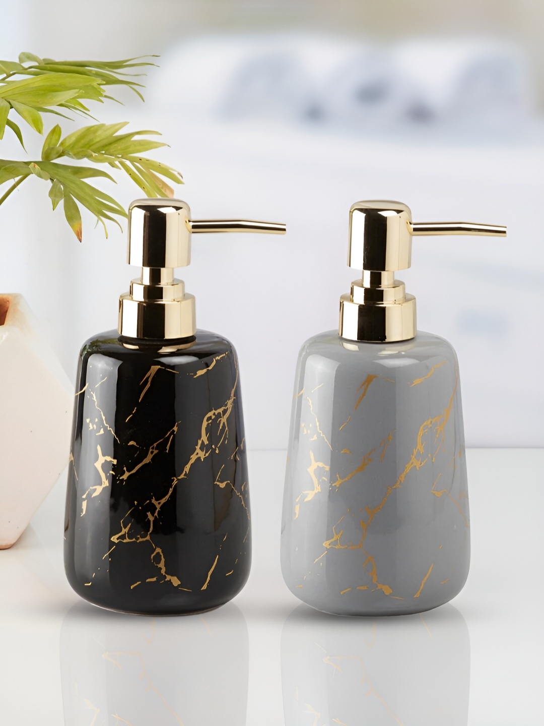

Kookee Black & Grey 2 Pieces Abstract Ceramic Soap Dispenser 450ml each