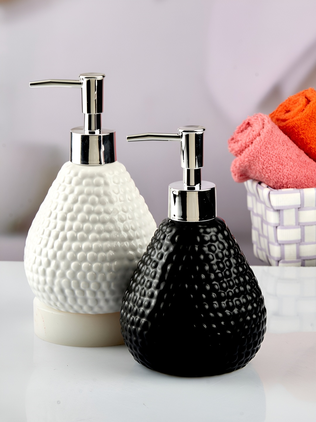 

Kookee White & Black 2 Pieces Textured Ceramic Soap Dispensers