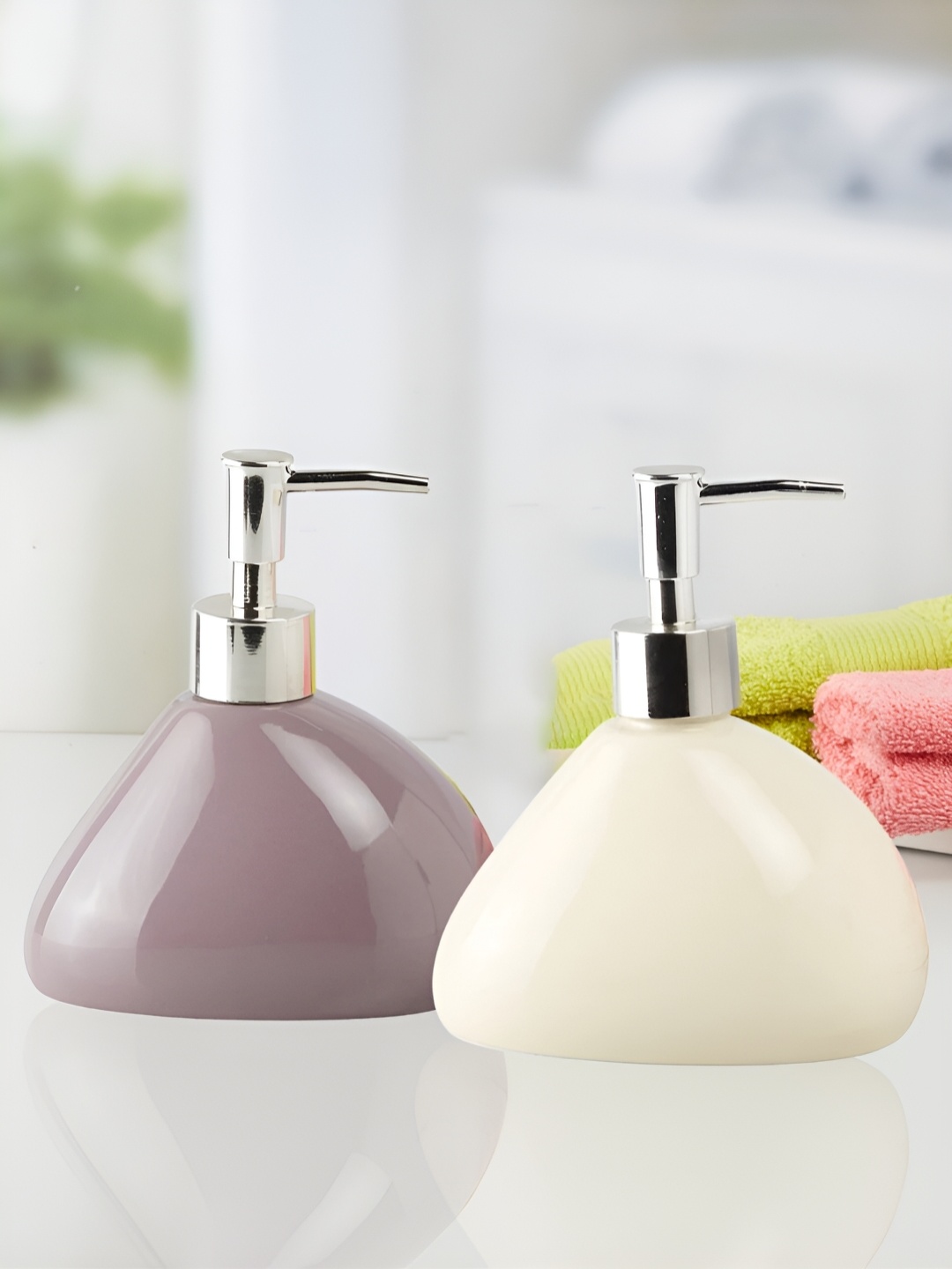 

Kookee White & Purple 2 Pieces Ceramic Soap Dispenser