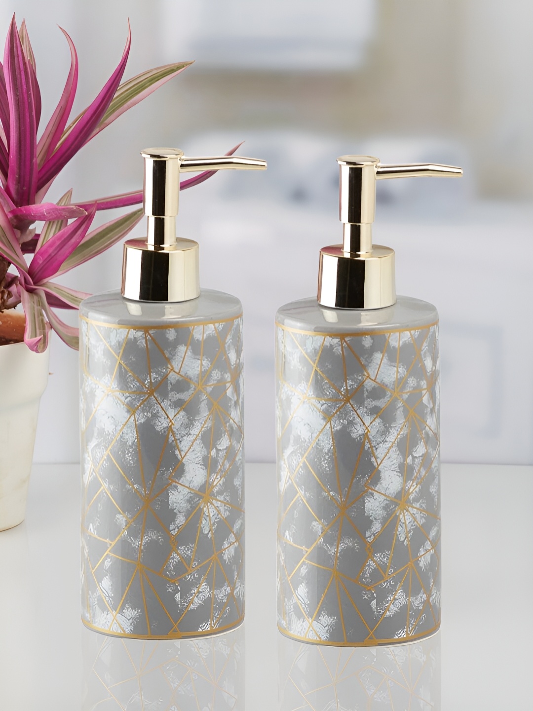 

Kookee Grey Abstract Ceramic Soap Dispenser